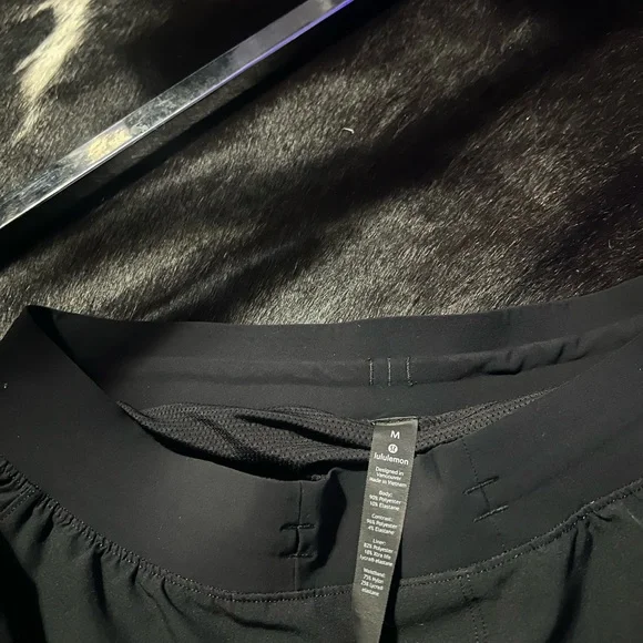 Lululemon shorts 5” - Picture 3 of 4